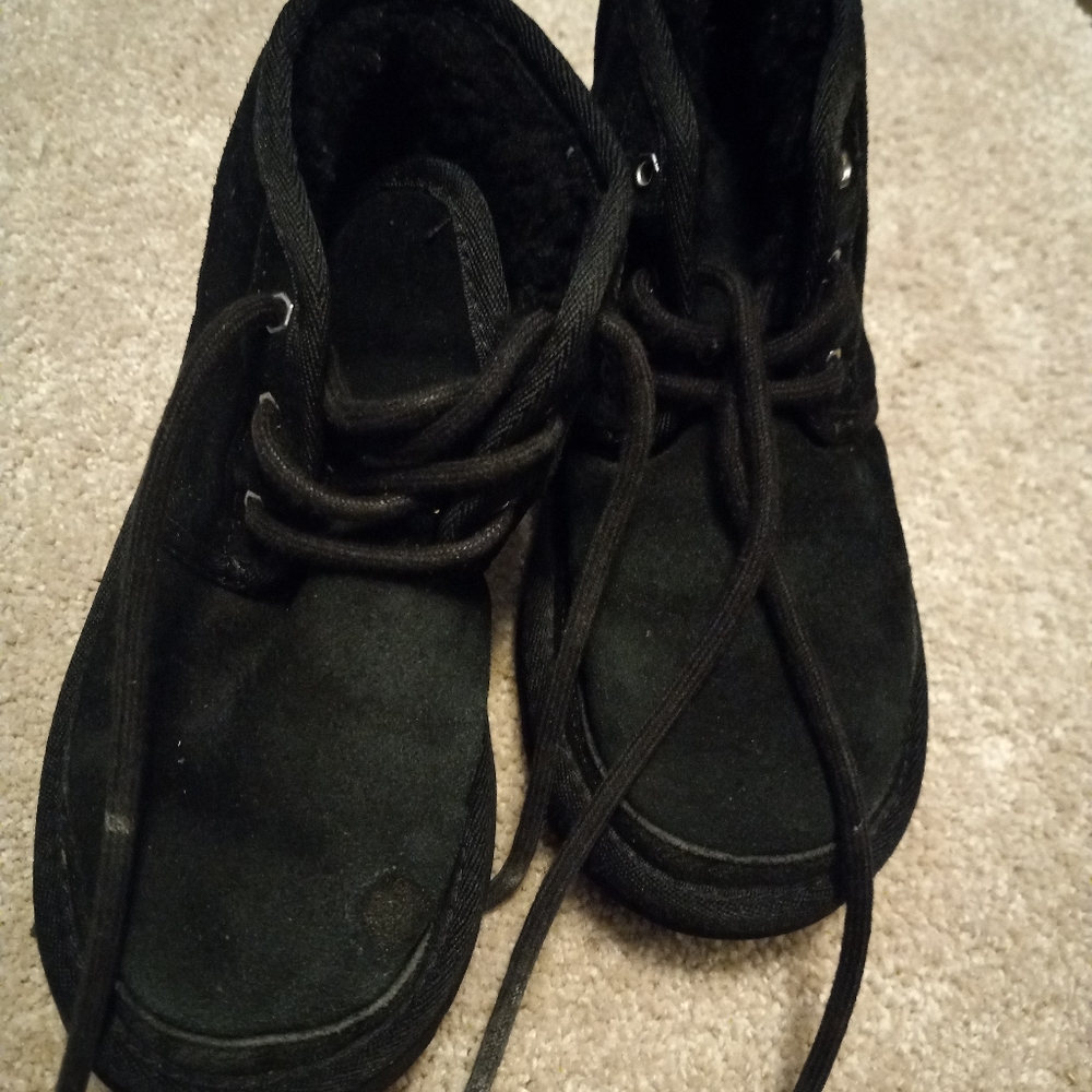Winter Boots!!  Boys Black Suede Ugg size 1